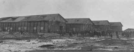 gulag-camp.jpg (29606 bytes)